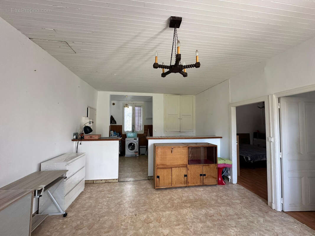 Maison à LIVINHAC-LE-HAUT