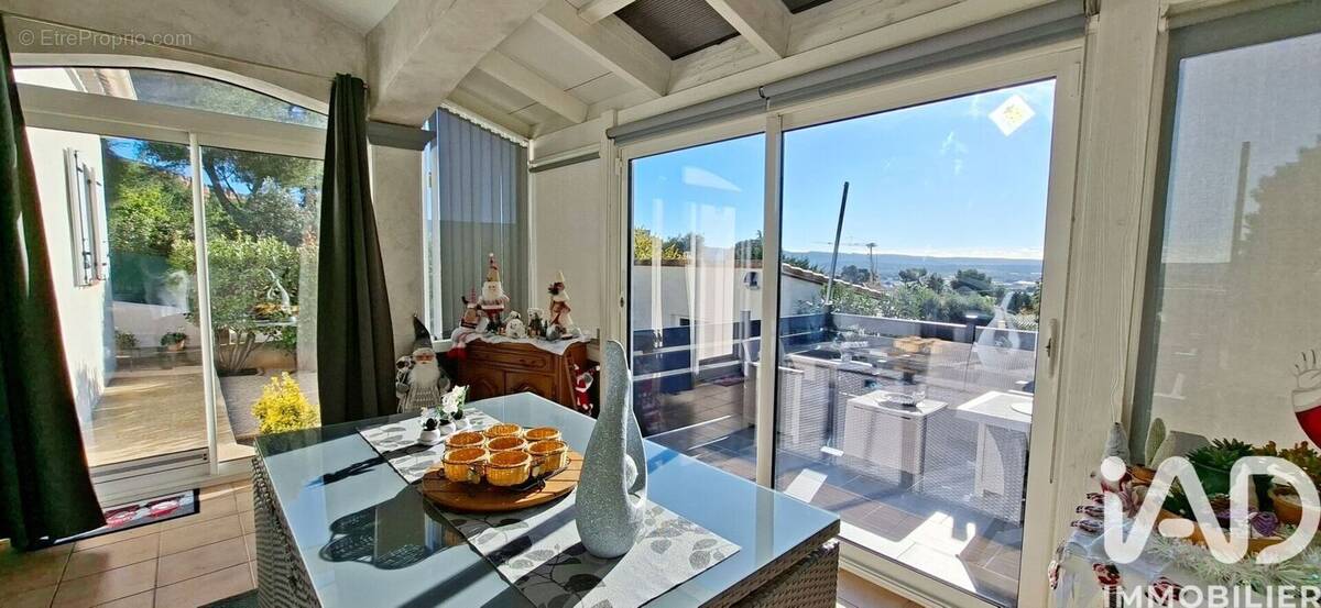 Photo 1 - Maison à VITROLLES