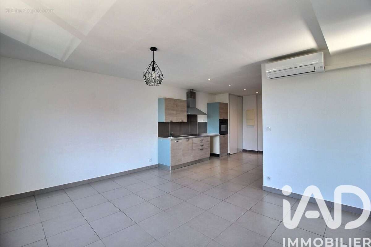 Photo 3 - Appartement à MARSEILLE-12E