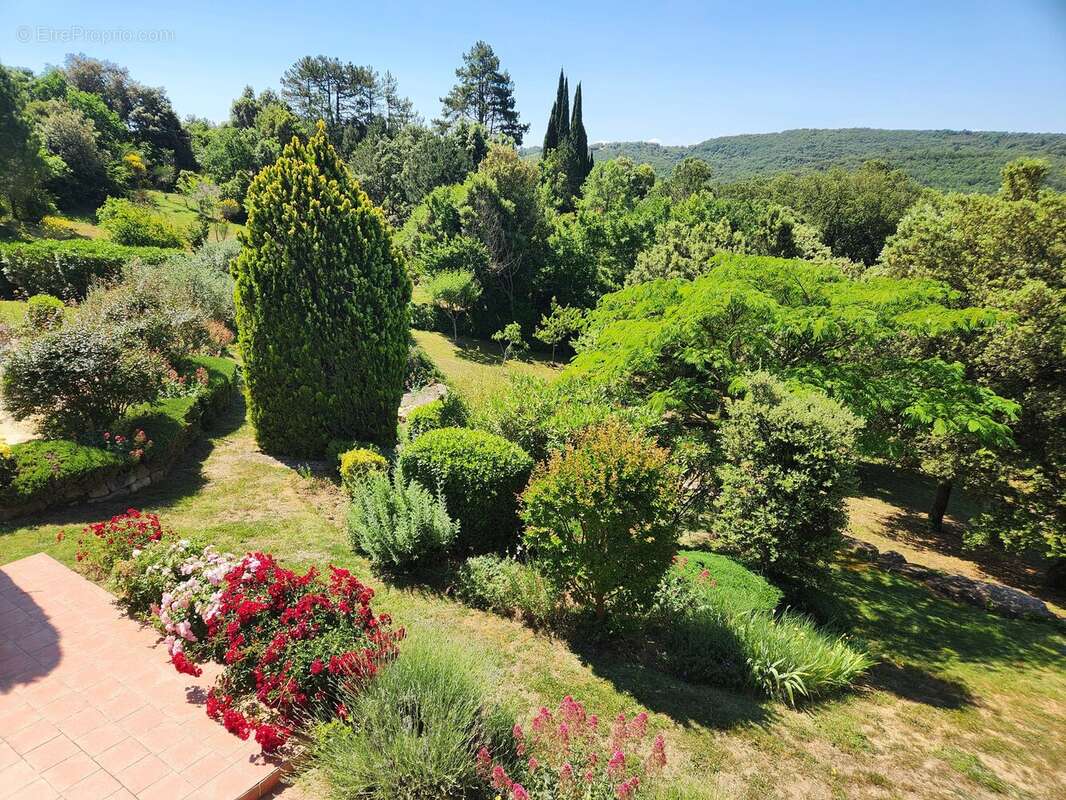 Superbe Villa de Campagne Alliant Luxe Moderne et un Magnifique Terrain - photo 17