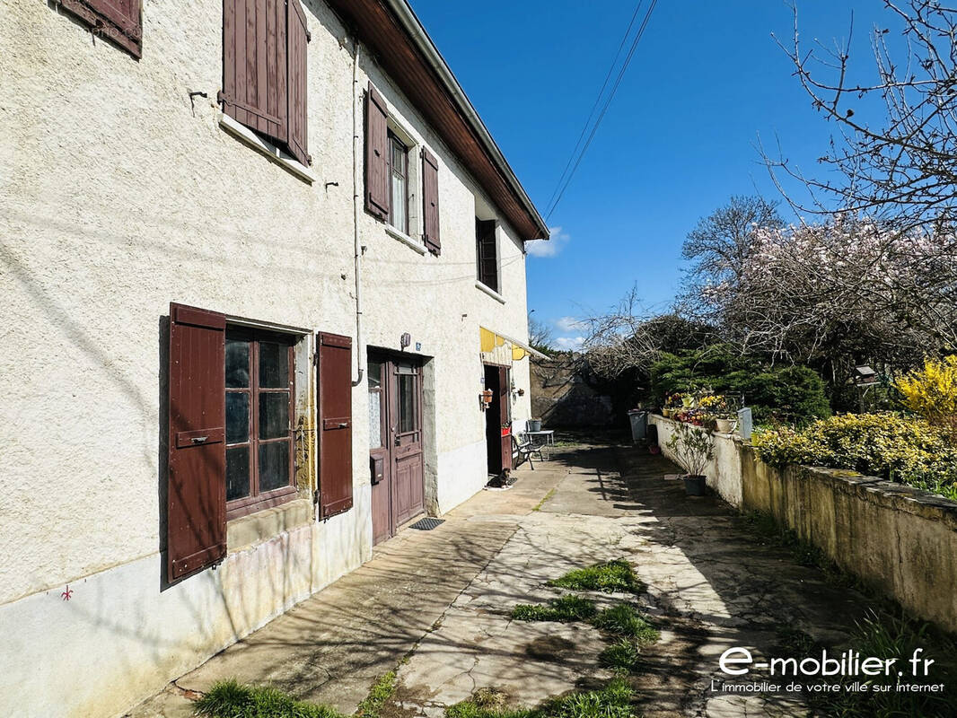 Maison à CHARLIEU