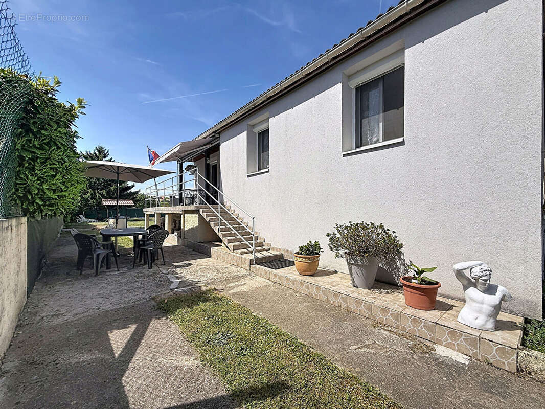 Maison à BLYES