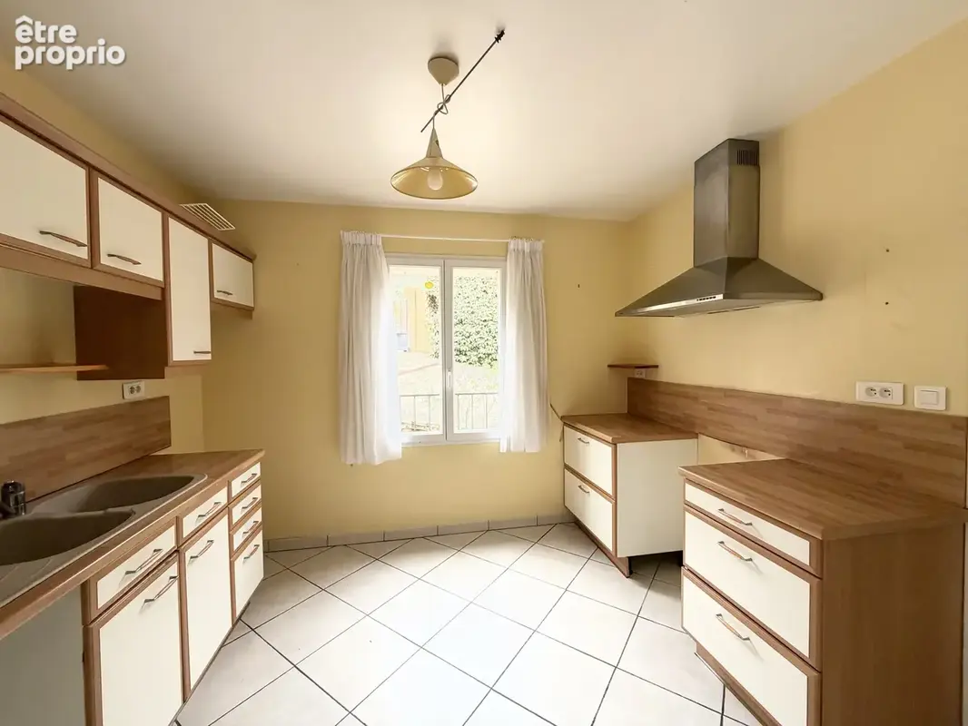 Maison à vendre à Arles-sur-Tech, proche du collège. - photo 6