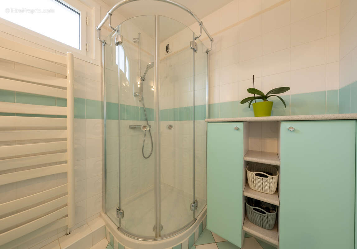 Appartement à SAINT-PRIEST-EN-JAREZ