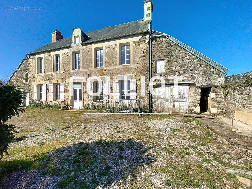 Maison à CURCY-SUR-ORNE