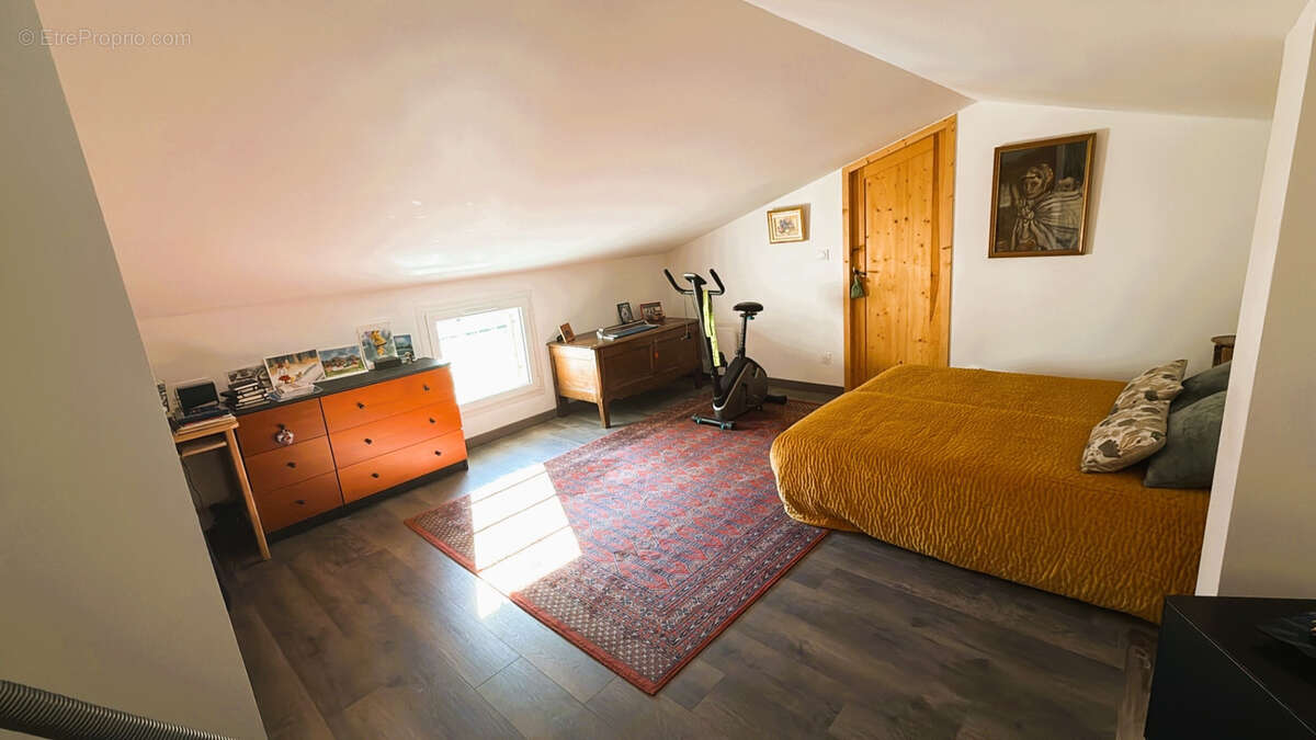 Maison à SAINT-FORTUNAT-SUR-EYRIEUX