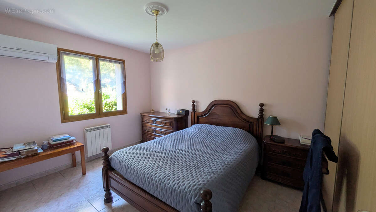 Maison à SAINT-GENIS-DES-FONTAINES