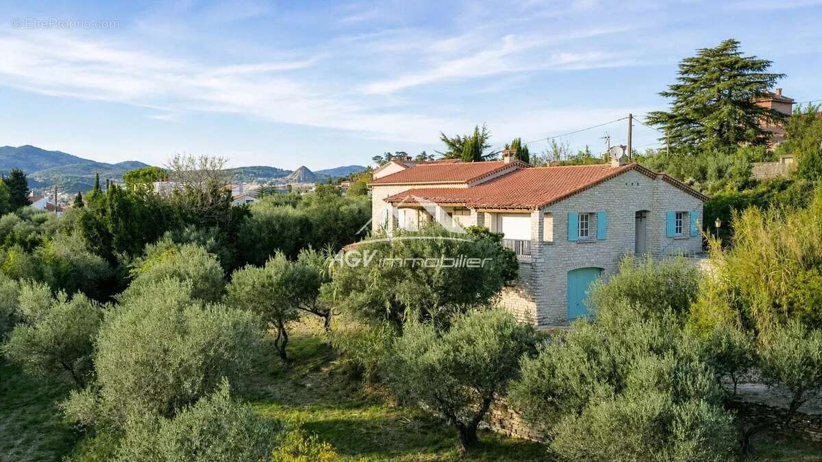 Vue panoramique exceptionnelle – Maison de 165 m² sur 3 300 m² de terrain constructible - photo 2