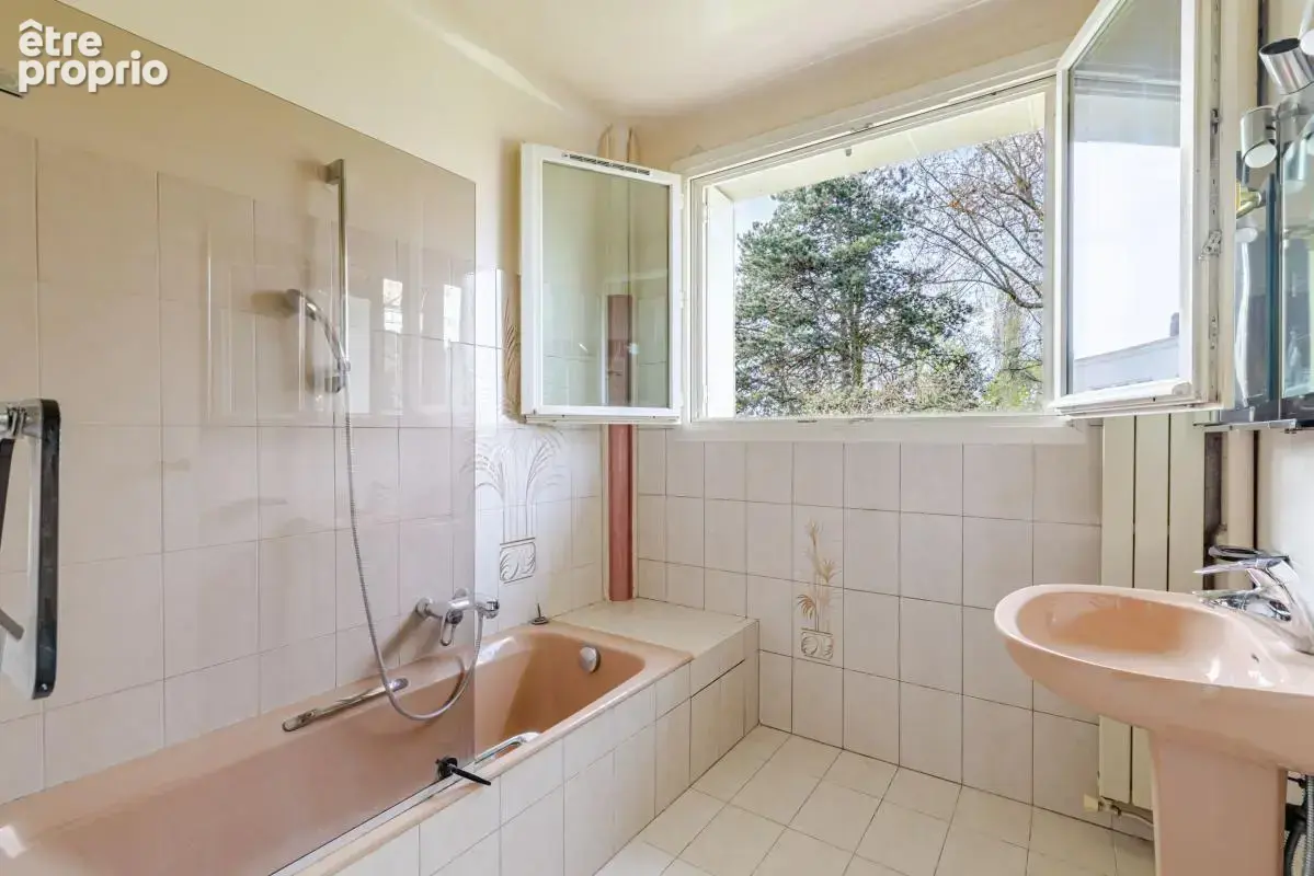 Appartement À Vendre 3 pièces en RDC SURELEVE - photo 5