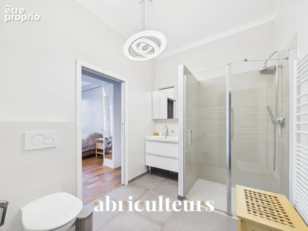 Clamart : Maison familiale lumineuse, 4 chambres, jardin, dépendance et fort potentiel - photo 11