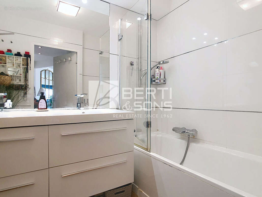 Appartement à MANDELIEU-LA-NAPOULE