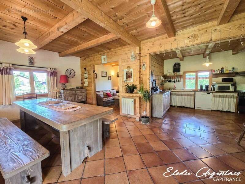 Maison à SAINT-PIERRE-DELS-FORCATS