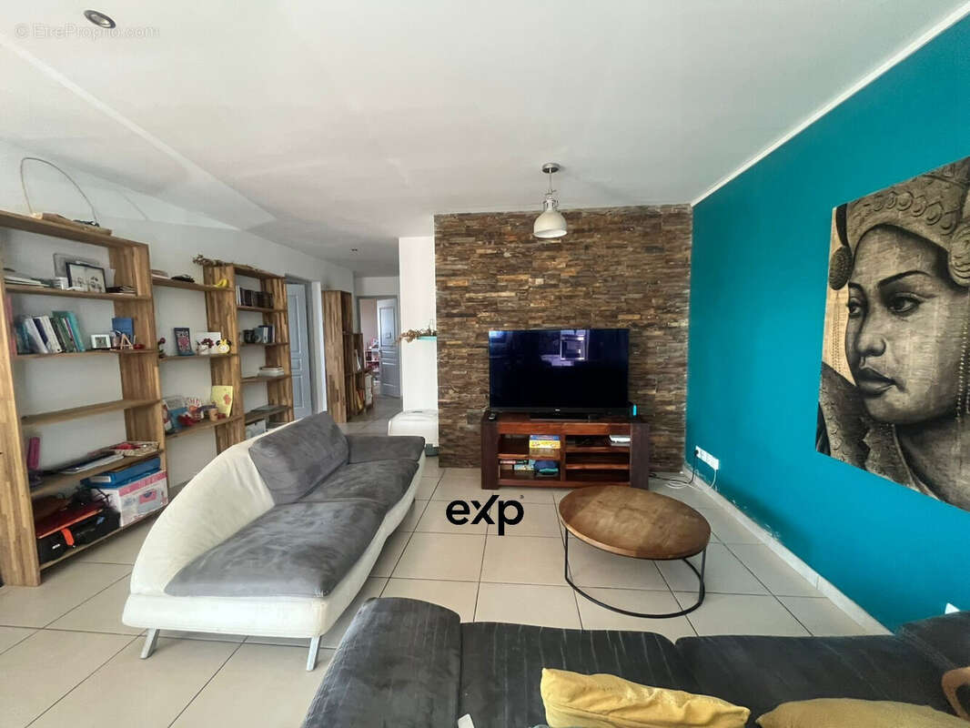 Maison 110 m² à Saint-Pierre  - photo 4