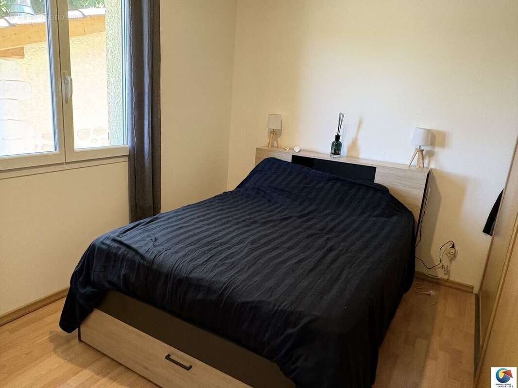 Maison 95 m² à La Cote-Saint-Andre  - photo 8