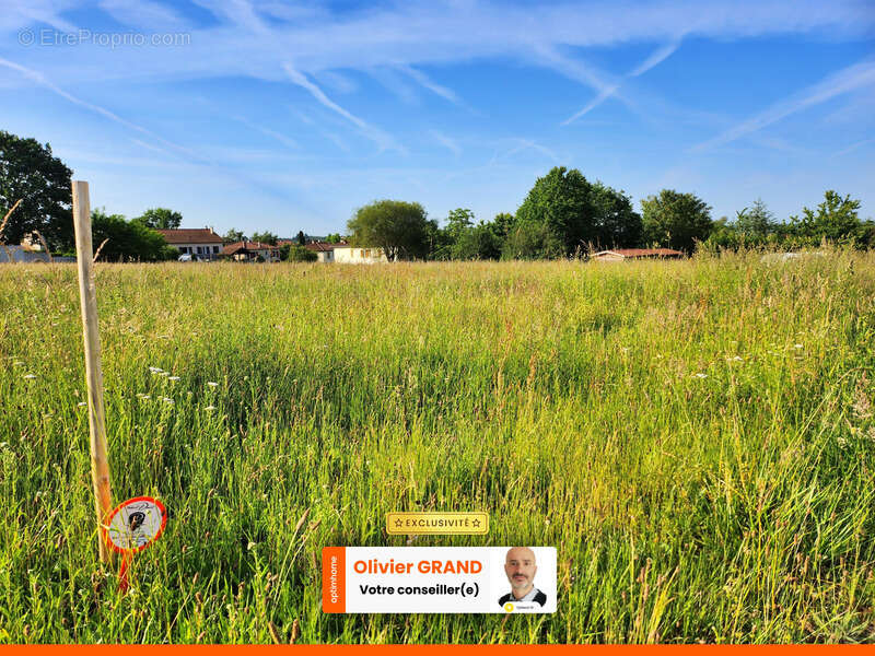 Terrain à ORADOUR-SUR-GLANE