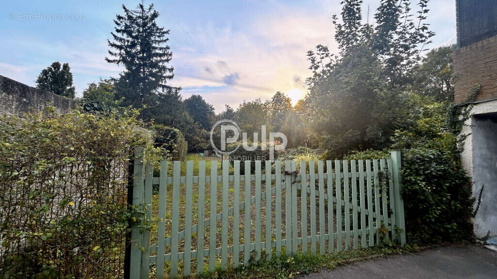 Maison à COURRIERES