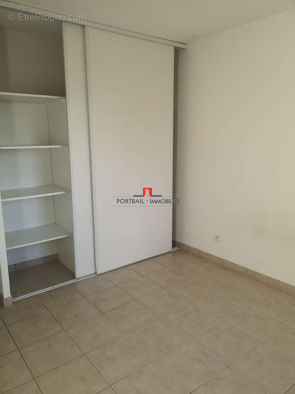 Appartement à SAINT-MARTIN-LACAUSSADE