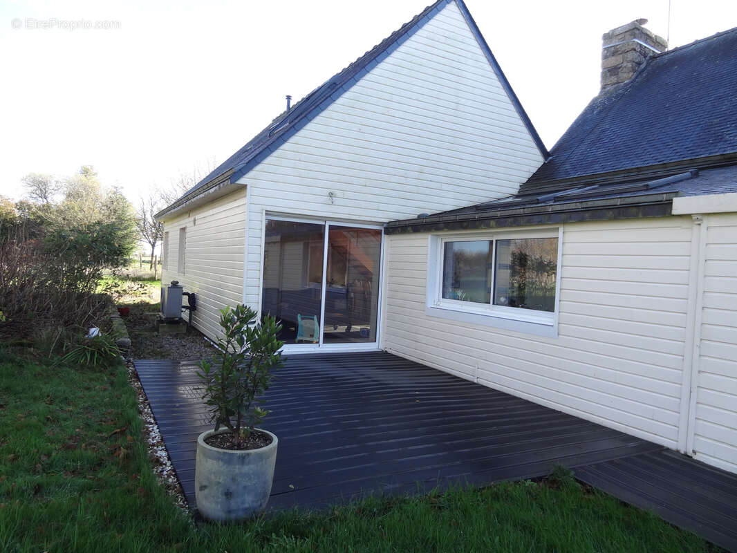 Maison à PLOUNEVEZ-QUINTIN