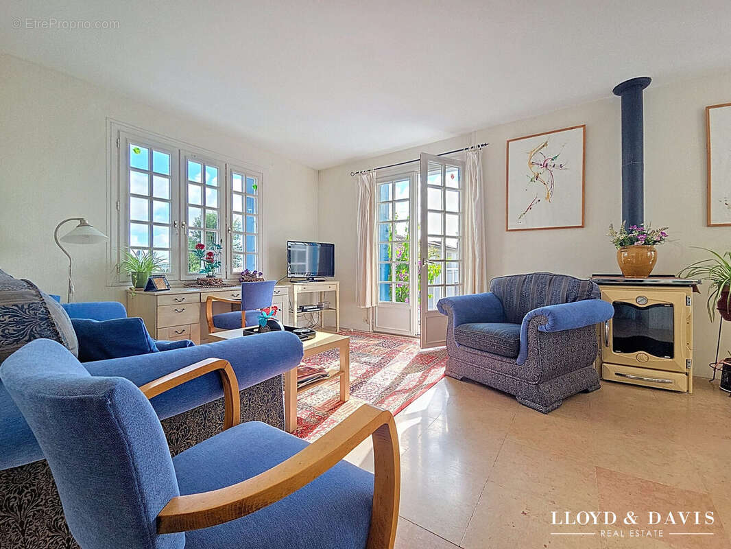 Maison à TALMONT-SUR-GIRONDE