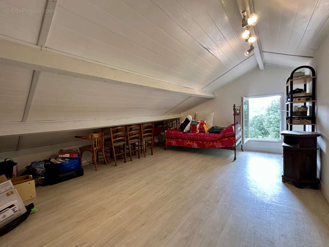 Maison à CUGES-LES-PINS