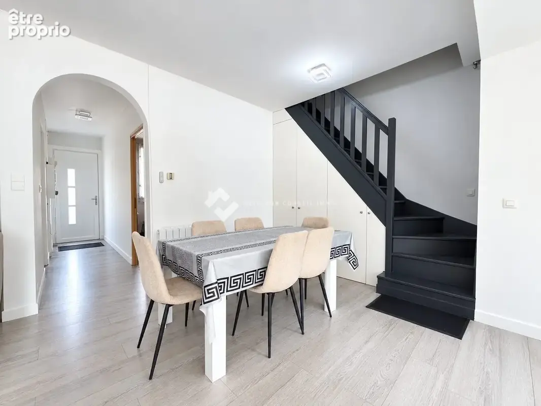 Maison 6 pièces 96 m² à vendre à Fosses (95470) - photo 2