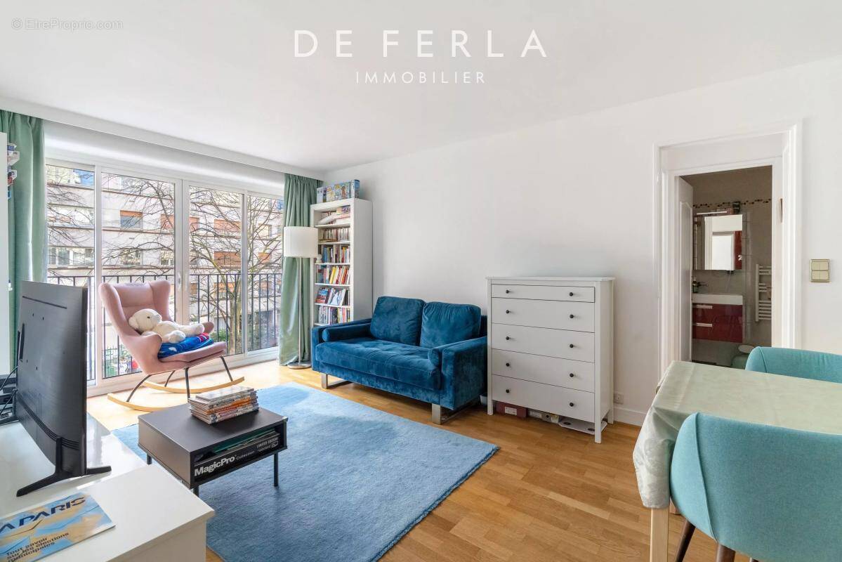 Appartement à PARIS-14E
