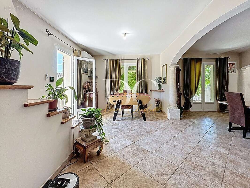 Maison à L'ISLE-SUR-LA-SORGUE