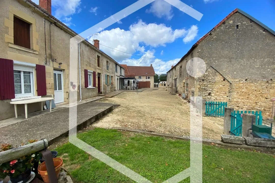 Maison à COSNE-COURS-SUR-LOIRE