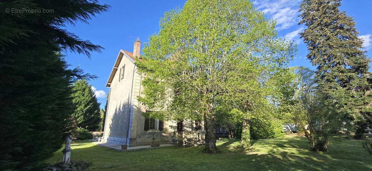 Maison à SAINT-PAUL-DE-JARRAT