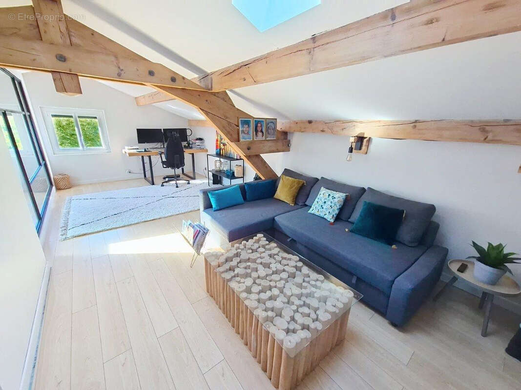 Maison à FLEURIEUX-SUR-L&#039;ARBRESLE