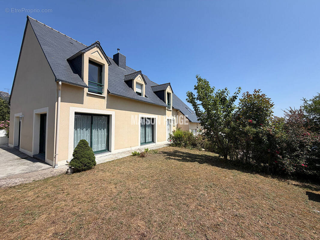 Maison à HENANBIHEN