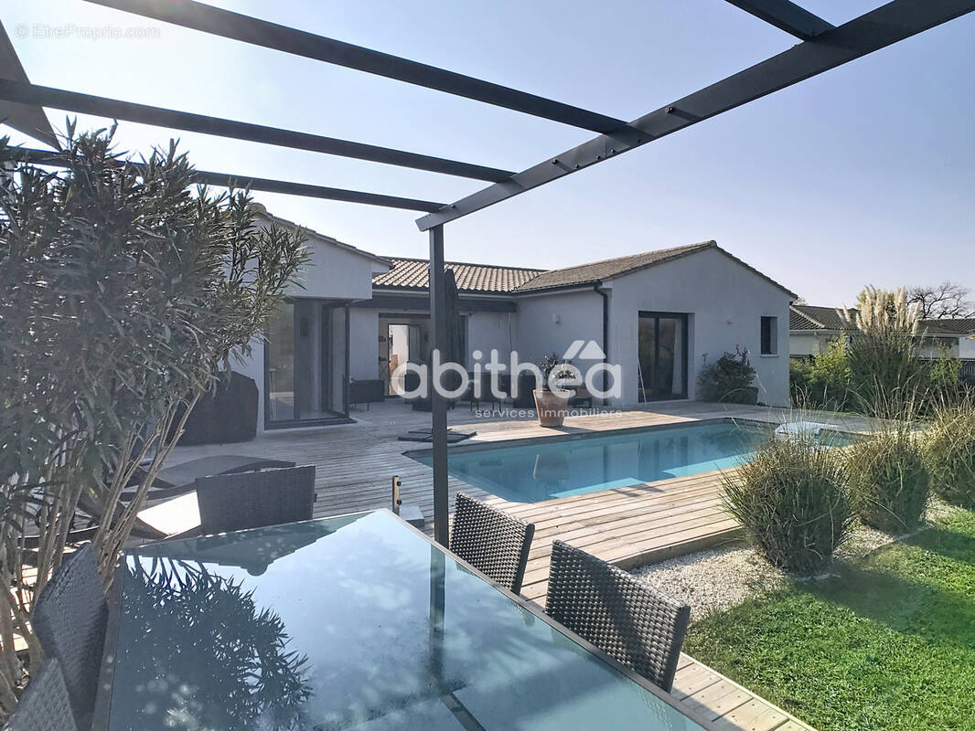 Maison à VOEUIL-ET-GIGET