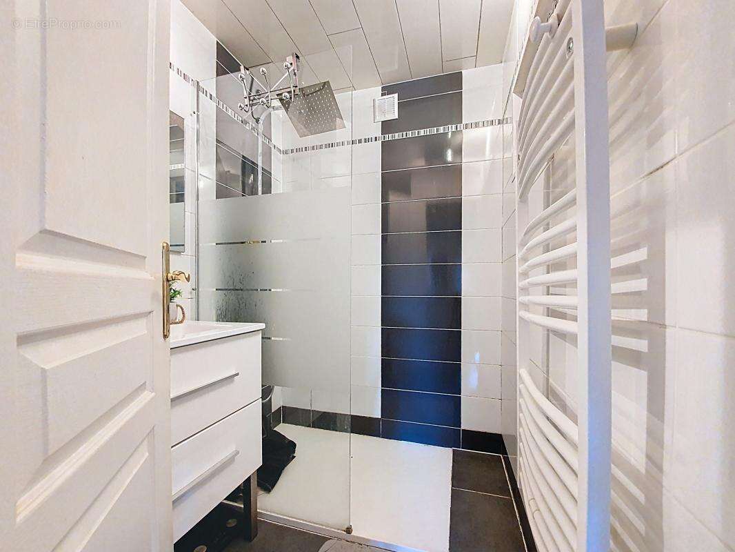 Maison à SAINT-PIERRE-DE-CHANDIEU