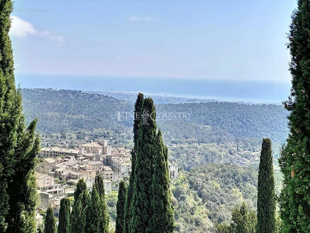 Maison à TOURRETTES-SUR-LOUP