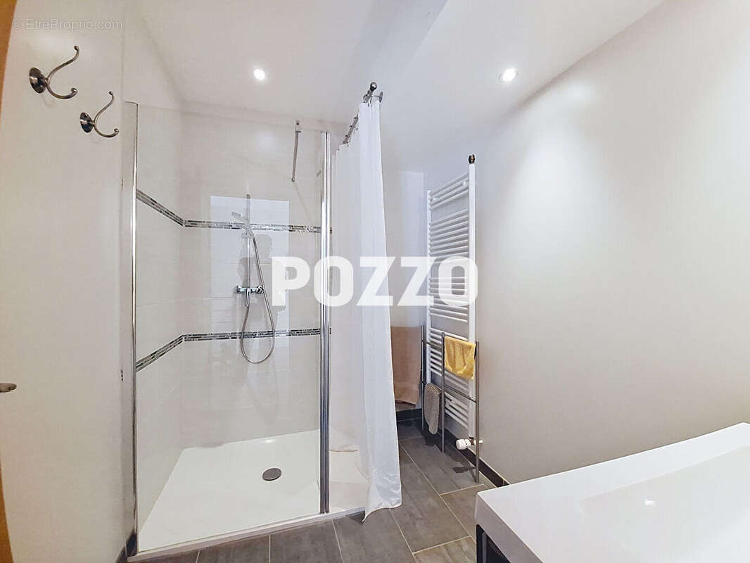 Maison à TROIS-MONTS