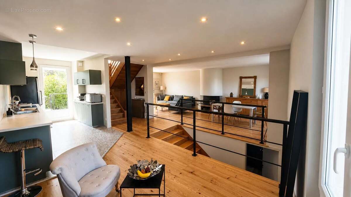 Maison de 7 pièces de 160 m² à Albi - photo 3
