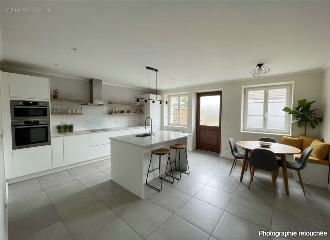 Maison à PONT-DE-VEYLE