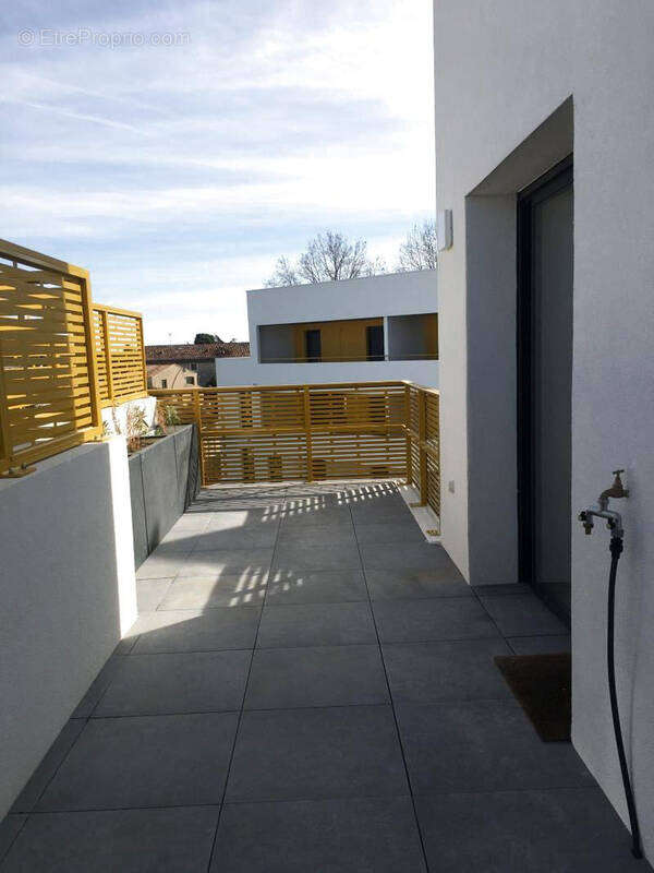 Appartement à MAUGUIO