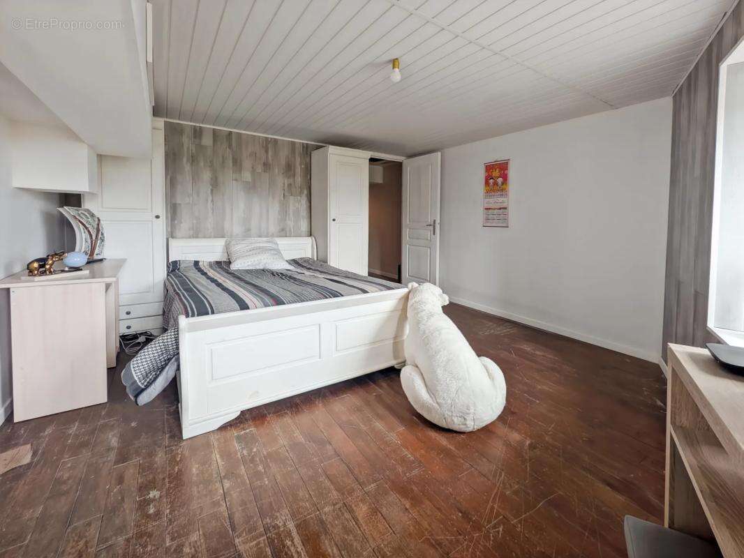 Maison à PERRIERS-EN-BEAUFICEL