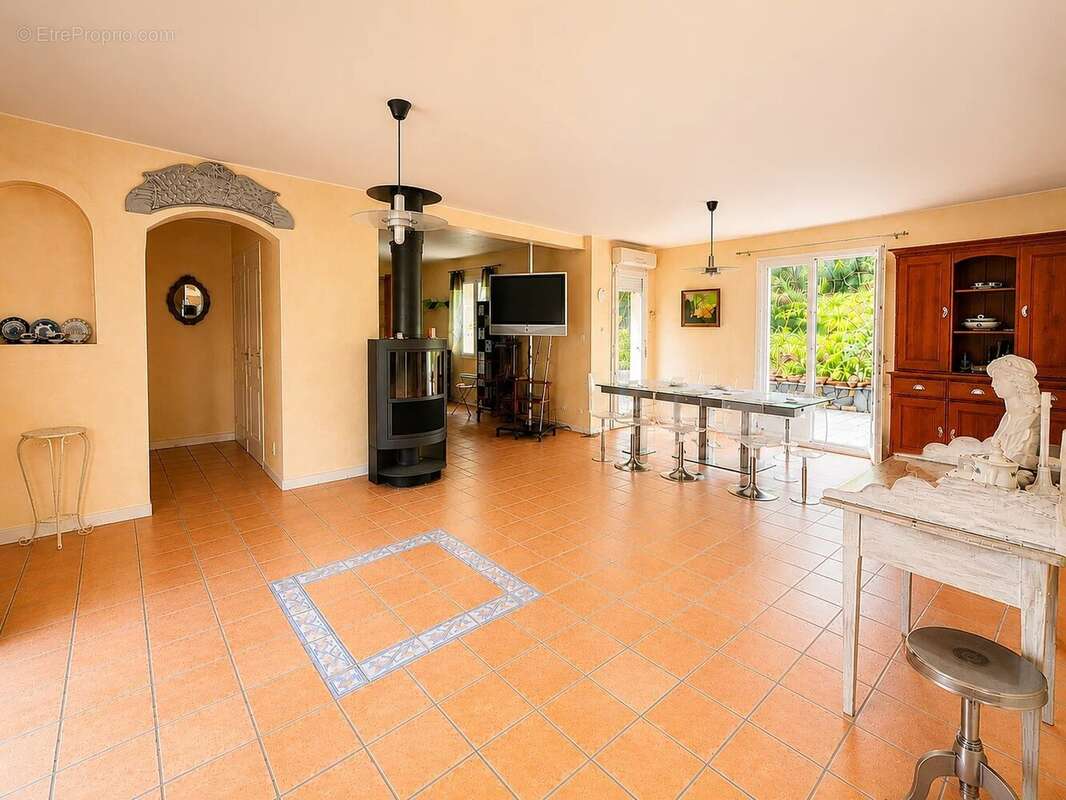 Maison familiale de 159 m² à Saint-Pourçain-sur-Sioule - photo 3