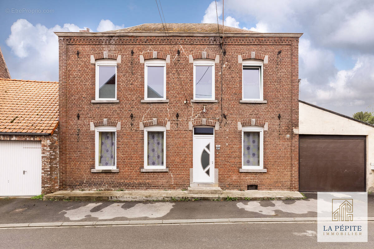 Maison à VILLERS-SIRE-NICOLE