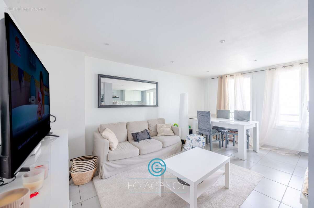 Appartement à MARSEILLE-4E