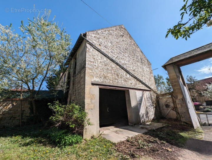 Maison à AUVERS-SUR-OISE