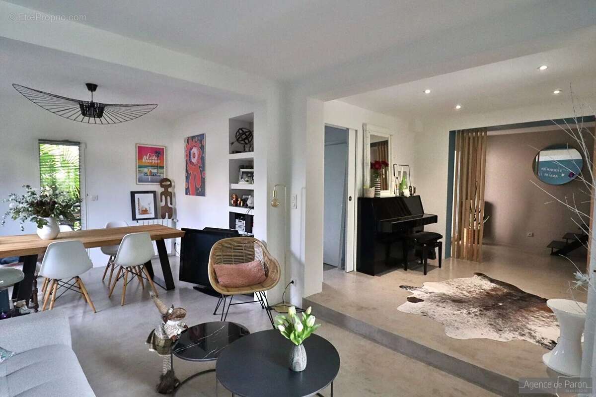 Maison à VERRIERES-LE-BUISSON