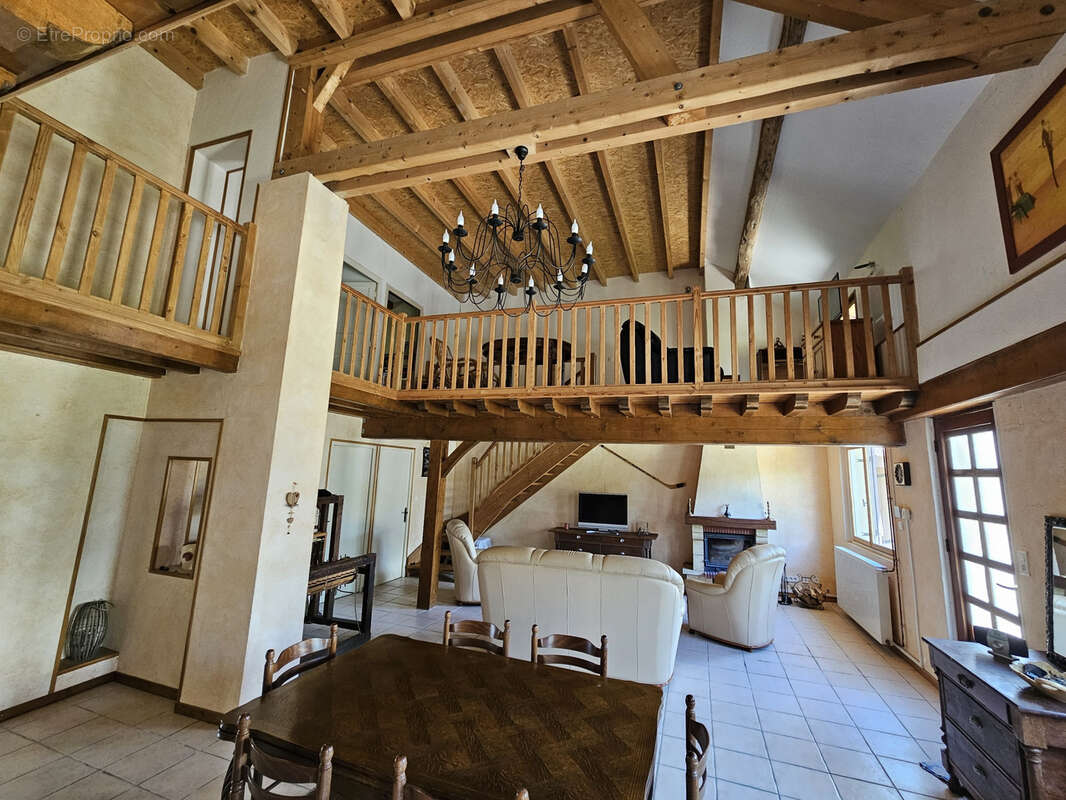 Maison à VERDUN-SUR-LE-DOUBS