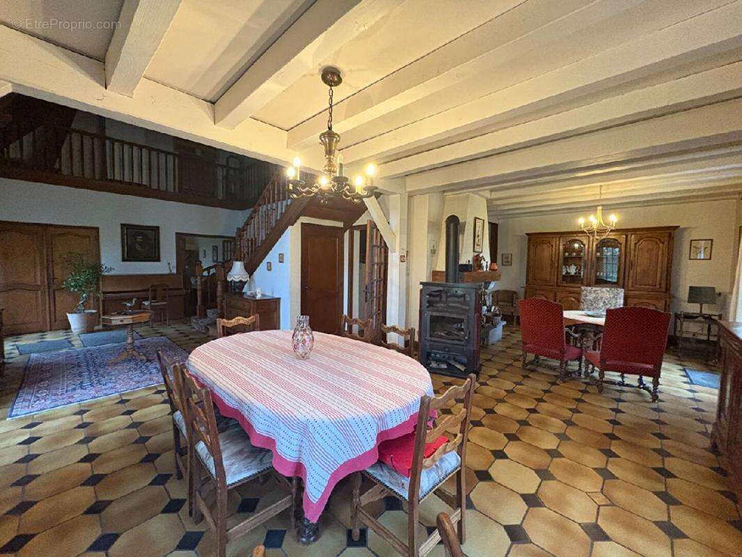 Maison à SAINT-HILAIRE-LES-PLACES