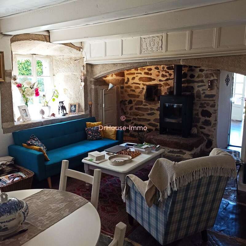 Maison à SAINT-HOSTIEN