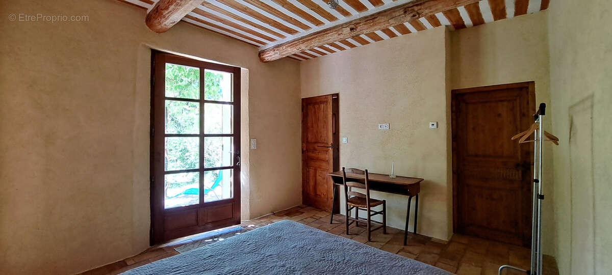 Maison à L'ISLE-SUR-LA-SORGUE