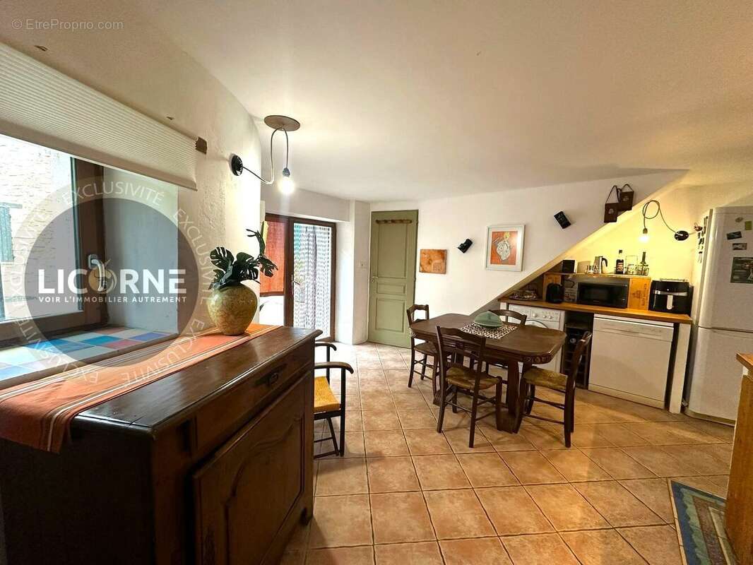 Duplex 1 - Etage 2 - Pièce à vivre - Maison à SAINT-MARTIN-DE-CASTILLON