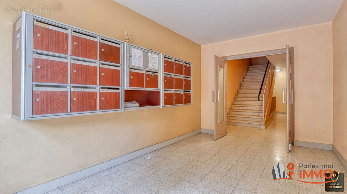 Appartement 59 m² à Saint-Etienne  - photo 4